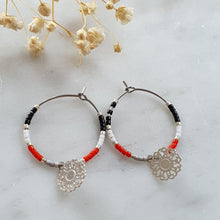 Cargar imagen en el visor de la galería, Argolla Miyuki/ Miyuki Hoop Earrings