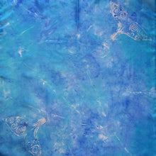 Cargar imagen en el visor de la galería, Pañoleta de Seda / Silk Kerchief