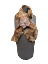 Cargar imagen en el visor de la galería, Pañuelo Cruzado / Crossed Scarf