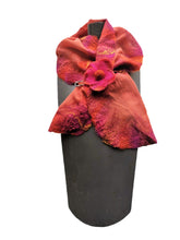 Cargar imagen en el visor de la galería, Pañuelo Cruzado / Crossed Scarf