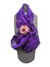 Cargar imagen en el visor de la galería, Pañuelo Cruzado / Crossed Scarf