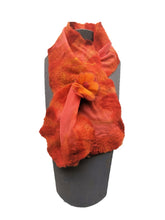 Cargar imagen en el visor de la galería, Pañuelo Cruzado / Crossed Scarf