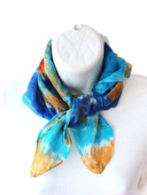Cargar imagen en el visor de la galería, Pañoleta de Seda / Silk Kerchief