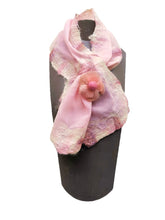 Cargar imagen en el visor de la galería, Pañuelo Cruzado / Crossed Scarf