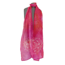 Cargar imagen en el visor de la galería, Bufanda Seda Batik 34 x 160 cm / Batik Silk Scarf 13" x 63".