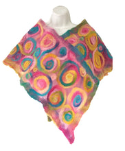 Cargar imagen en el visor de la galería, Poncho ondas / Spiral Poncho